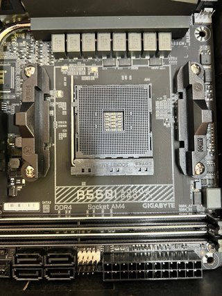 GIGABYTE B550I AORUS PRO AX Placa Base