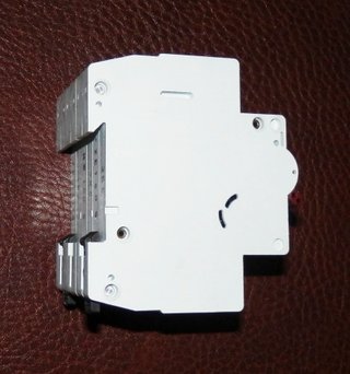 INTERRUPTOR TRIPOLAR REGULABLE = 10 ... 16 A