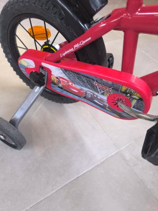 Bicicleta Cars con ruedines