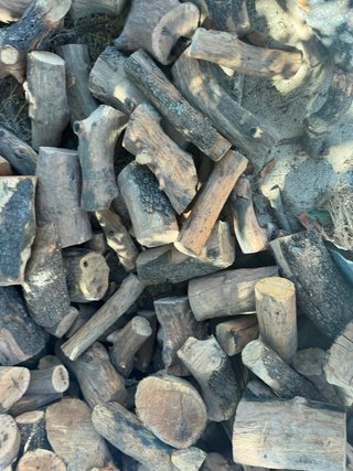 Leña para chimenea o barbacoa