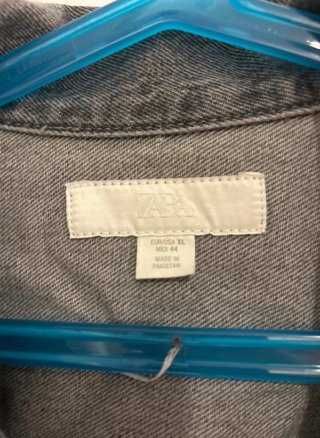 Chaqueta tejana gris Zara