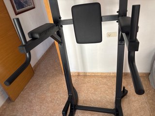Estación entrenamiento multifuncional dominadas