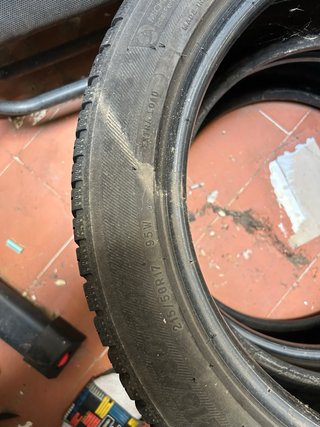 Neumáticos 215/50R17