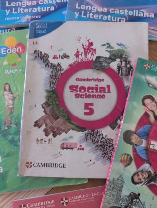 Pack libros 5 primaria (revuela y Cambridge)