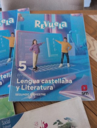 Pack libros 5 primaria (revuela y Cambridge)