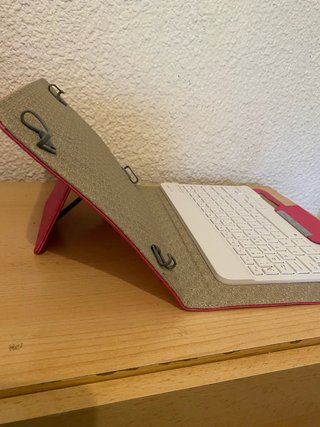 Teclado 10 + funda piel rosa