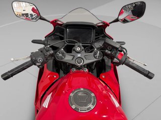 Honda CBR 500R Sportbike Roja y Azul