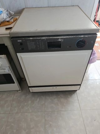 Lavavajillas Zanussi para arreglar tubo desagüe