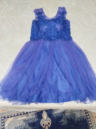 Vestido de fiesta azul y morado