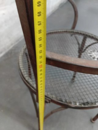 Silla de forja vintage para jardín