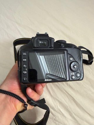 Nikon D3300 + Objetivo 18-105