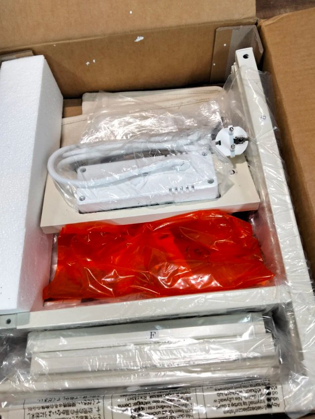Mesa Auxiliar con Enchufes USB VASAGLE LET356W02