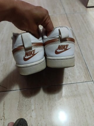 Zapatillas Nike Mujer Blancas y Marrones