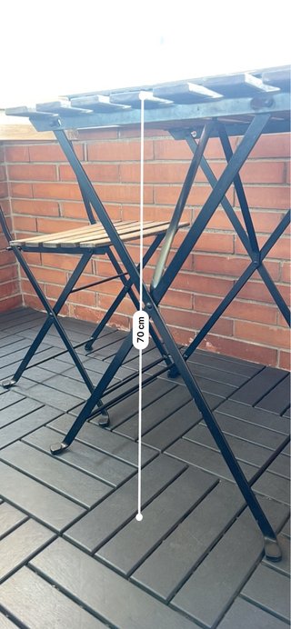 Mesa y 2 sillas plegables exterior