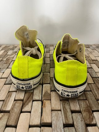 Converse Amarillas fluorescente Talla 39