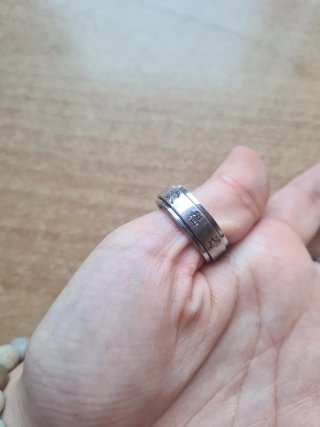 Anillo acero con letras chinas