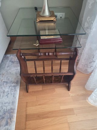 Revistero madera vintage.