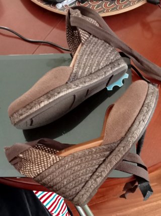 Sandalias Viguera Cuña Beige/Marrón
