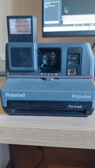 Polaroid Impulse Portrait 600 Cámara Instantánea