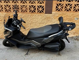 Kymco DTX 125 Maxi Scooter Negra/Gris