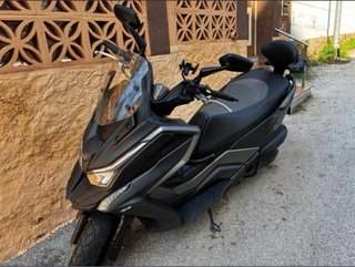 Kymco DTX 125 Maxi Scooter Negra/Gris
