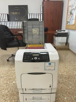 Impresora Ricoh SP C440DN
