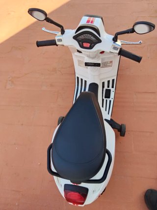 Moto Vespa Eléctrica Niños