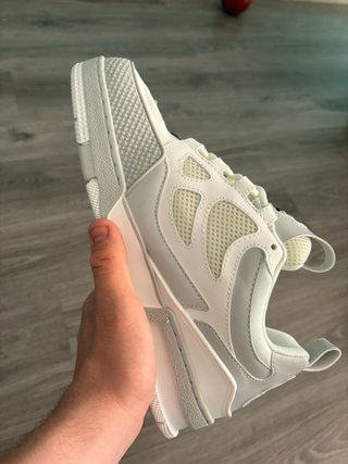 Louis Vuitton LV Skate grises