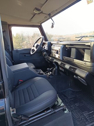 Land Rover Defender 2006