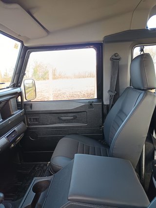Land Rover Defender 2006