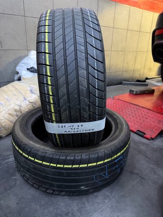 Neumático Bridgestone 215/45 R17