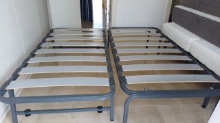 2 Letti singoli con materassi 90x190cm