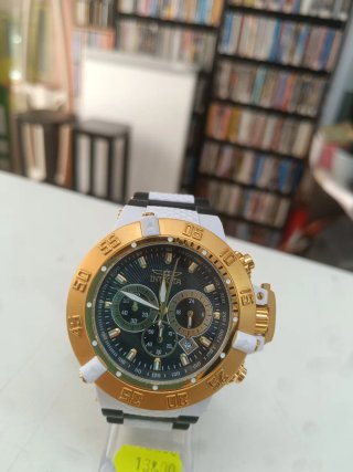 Reloj Invicta Cronógrafo Dorado y Blanco