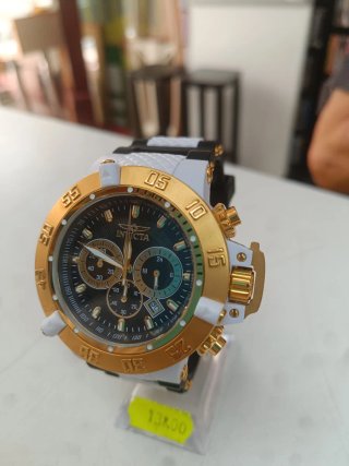 Reloj Invicta Cronógrafo Dorado y Blanco