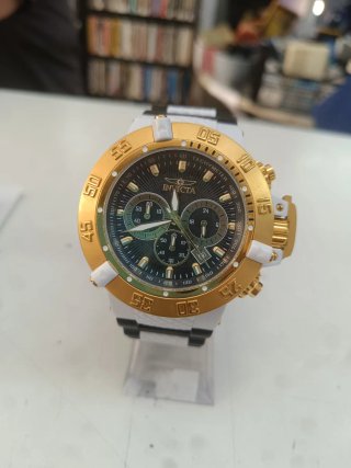 Reloj Invicta Cronógrafo Dorado y Blanco