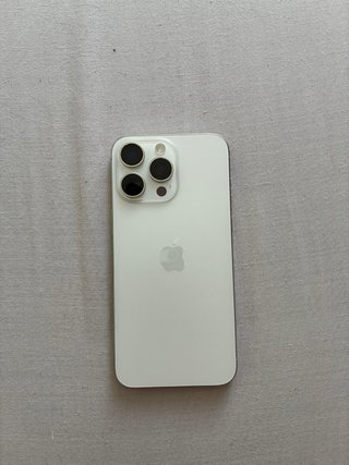 iPhone 15 Pro Max 80% Batería