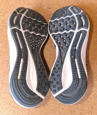 Zapatillas Nike Running Negras y Blancas
