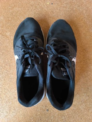 Zapatillas Nike Running Negras y Blancas