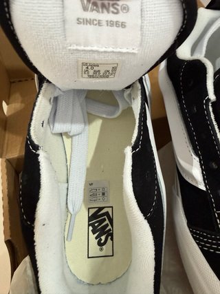 Zapatillas Vans Old Skool Negras y Blancas