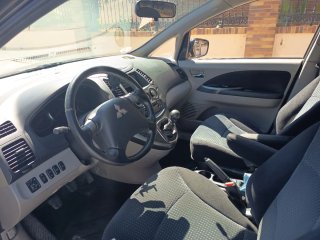 Mitsubishi Grandis 2008