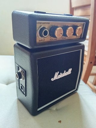 Mini Guitarra Eléctrica + Mini Ampli Marshall