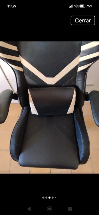 Silla Gaming Negra con Detalles Blancos