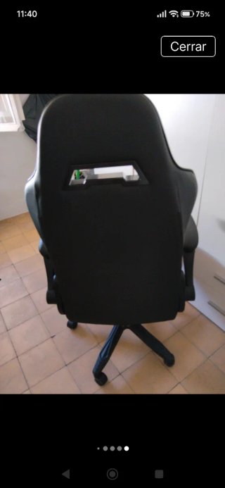 Silla Gaming Negra con Detalles Blancos