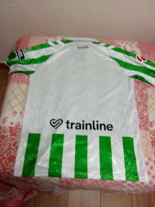 Camiseta Hummel Talla XL Verde y Blanca