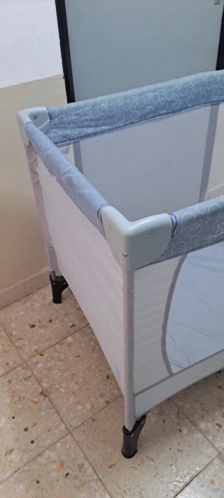 Cuna de viaje plegable