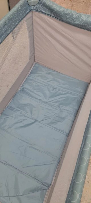 Cuna de viaje plegable