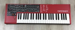 Clavia Nord Lead 4 + custodia