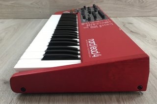 Clavia Nord Lead 4 + custodia