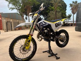 Husqvarna TC 85 Motocross Blanca y Amarilla