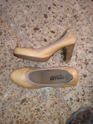 Zapatos de tacón elegantes